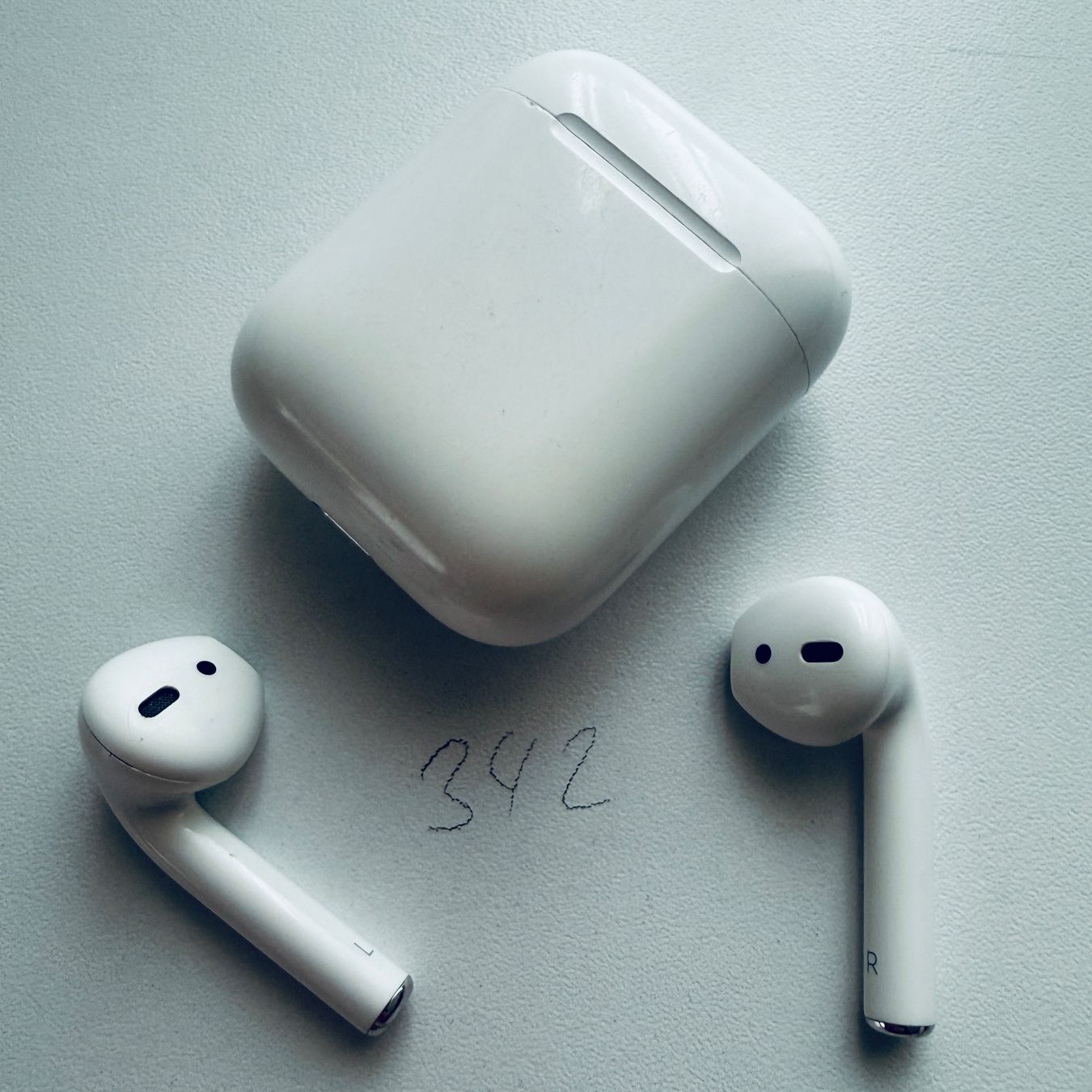 Apple Kopfhörer: Original Apple AirPods 2 Gen. Wireless Kopfhörer & Case – Gebraucht aus Basel von MY.AIRPODS.SHOP 6