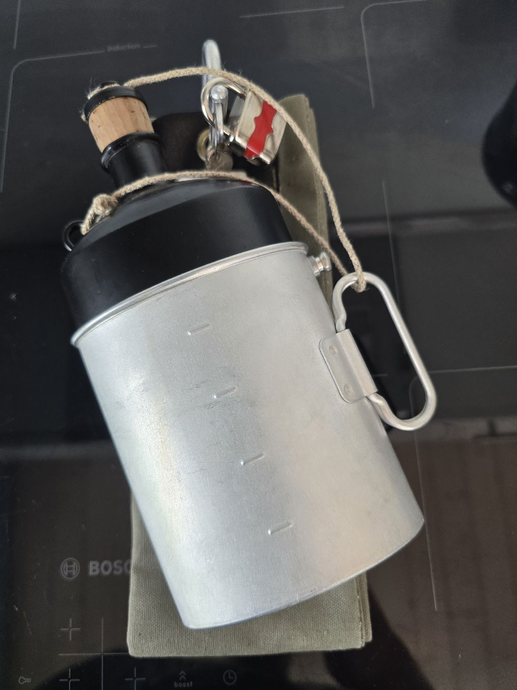 Attrezzatura & Pezzi di ricambio: Original Schweizer Armee Feldflasche mit Überzug, Top – Usato da Kestenholz venduto da _Nostalgia_ 5
