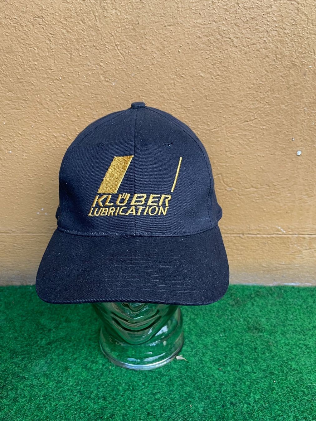 Copricapi, berretti & cappellini: Vintage Y2K Cap Klüber Lubrification – Usato da Zürich venduto da le_souk