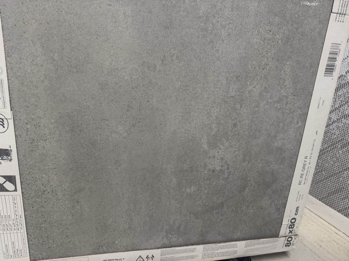 Bodenbeläge: Bodenfliesen 80 x 80cm – Neu und originalverpackt aus Brittnau von rgi_vz9w 1