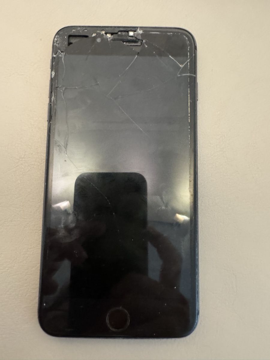 Apple Telefoni cellulari / Smartphones: iPhone 8 Plus – Difettoso da Adliswil venduto da Busys