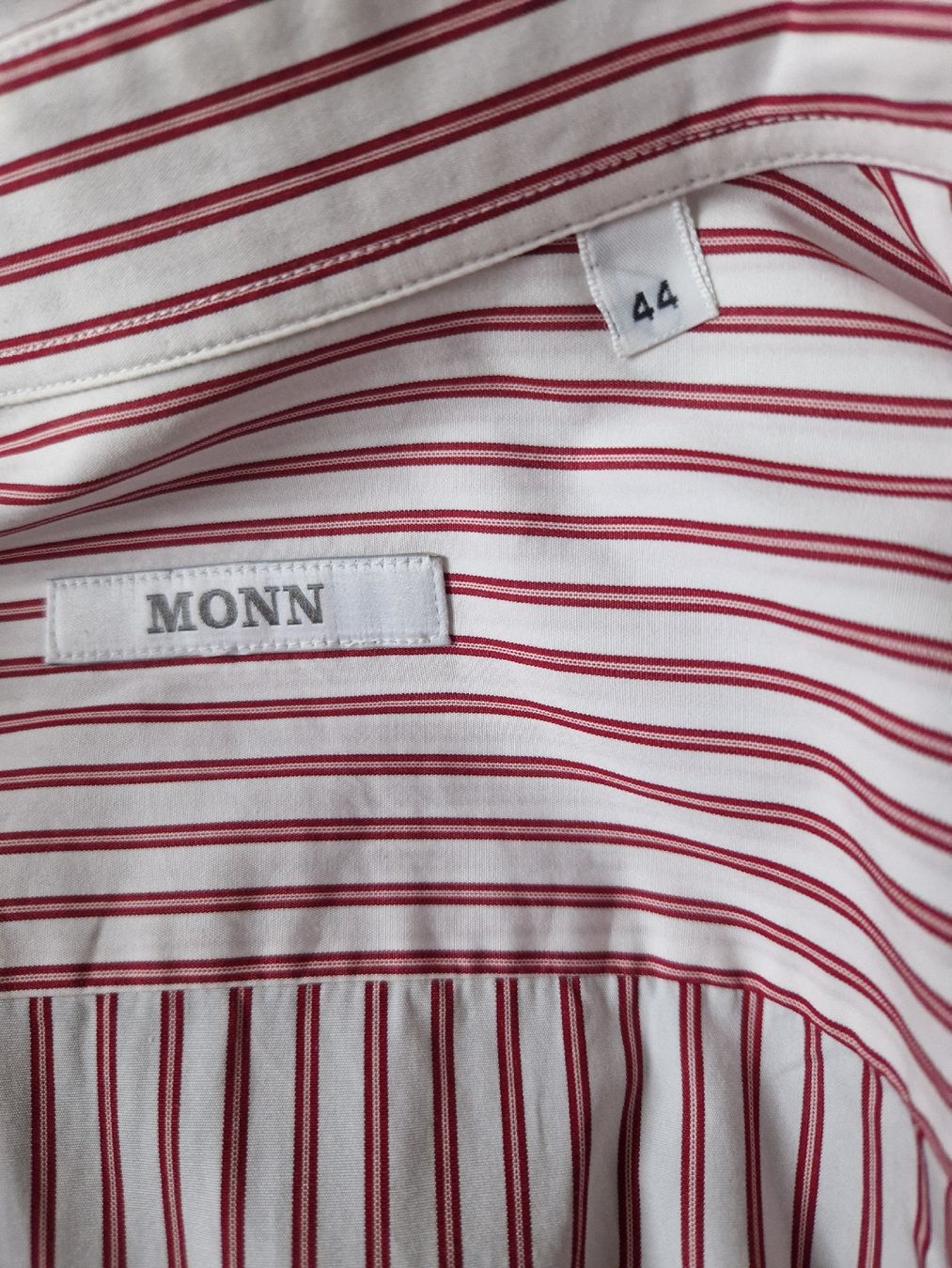 Camicette: Camicia MONN a righe rosse e bianche – Usato da Arbedo venduto da Gyn 3