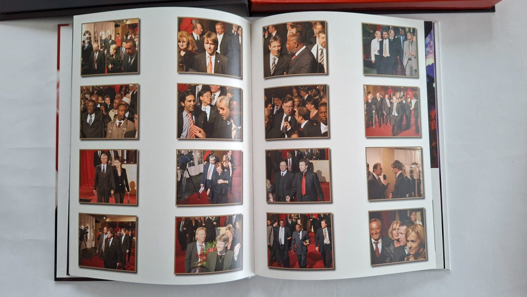 Libri: FIFA Centennial World Player Gala 2004 Box-Set Zurich – Usato da Opfikon venduto da Diversamente 5