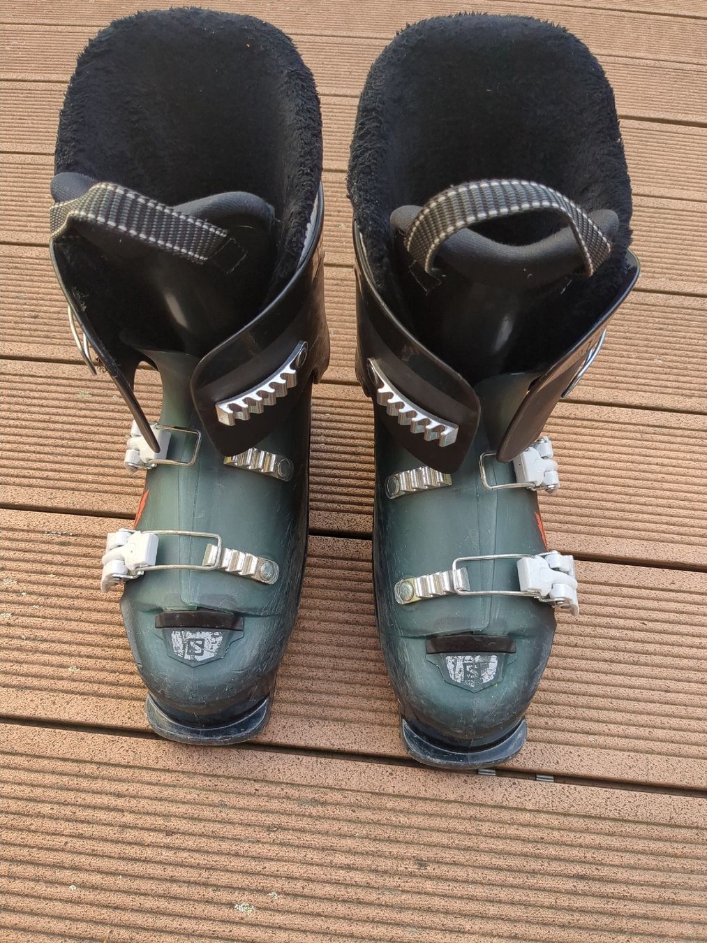 Salomon Schuhe für Jungen: Kinder Skischuhe Gr.40 – Gebraucht aus Büsingen von honey810