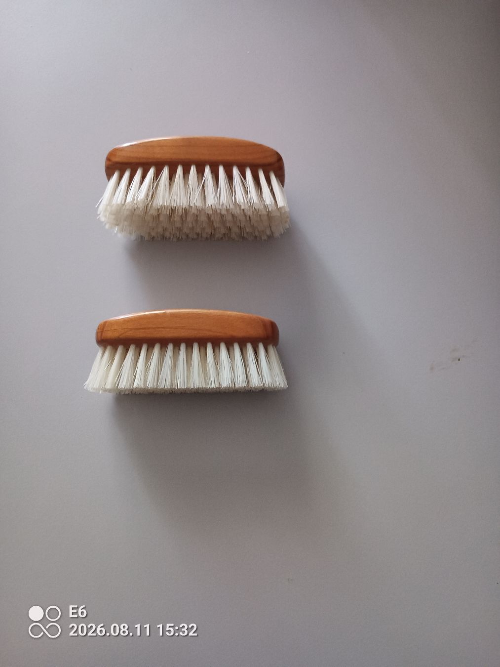 Altro per la cura dei capelli: 2 Haarbürsten – Nuovo e nell'imballaggio originale da Zürich venduto da Mitzi6