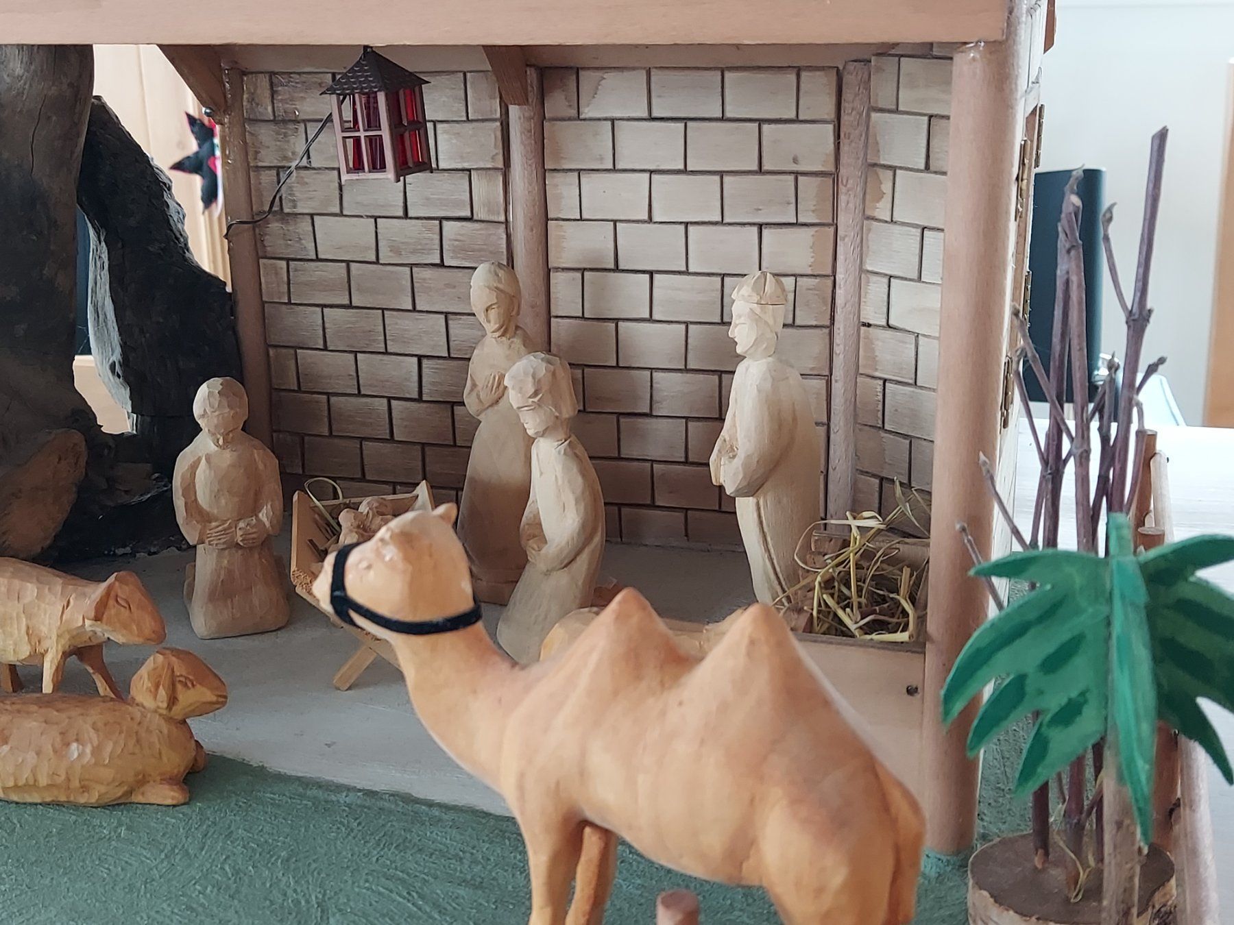 Tutte le decorazioni: Krippe handgefertigt mit div. Figuren – Nuovo (secondo la descrizione) da Küssnacht am Rigi venduto da Mukare 2
