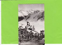 Weissfluhjoch-Terrasse-belebt