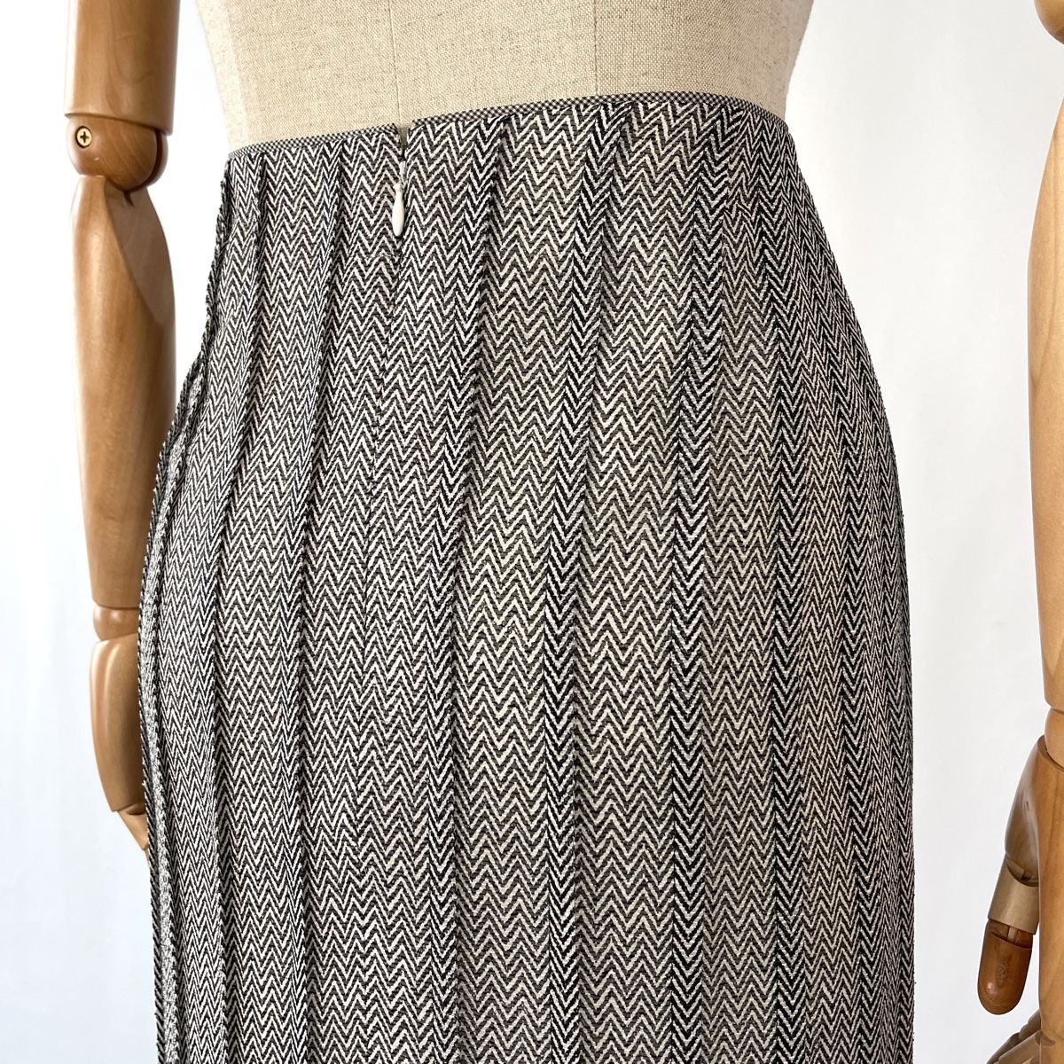 Akris Gonne: AKRIS Silk Skirt – Nuovo (secondo la descrizione) da Freienbach venduto da Avviivva_Shop 6