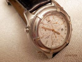 Sector, Quartz, Chrongraph, Alam, Ø 40mm, die Uhr läuft.