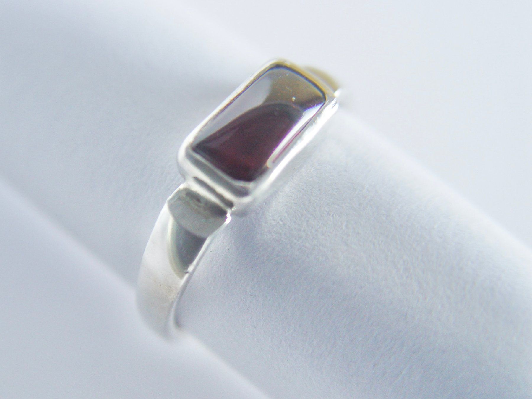 Olga Ribler Ringe: Silber Ring mit Granat – Gebraucht aus Henggart von elsternwerk 3