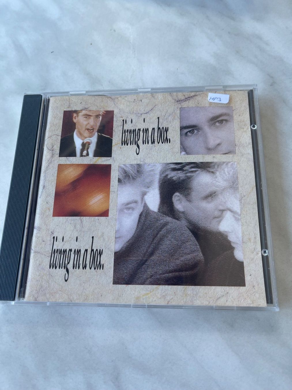 CD: Living in a Box (CD) – Usato da Rüti ZH venduto da alumedien