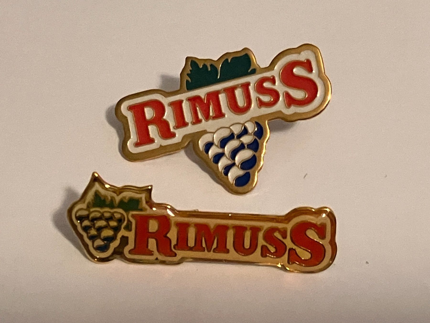 Placchette & Badge: 2 Pin Rimuss – Usato da Basel venduto da djwwpp