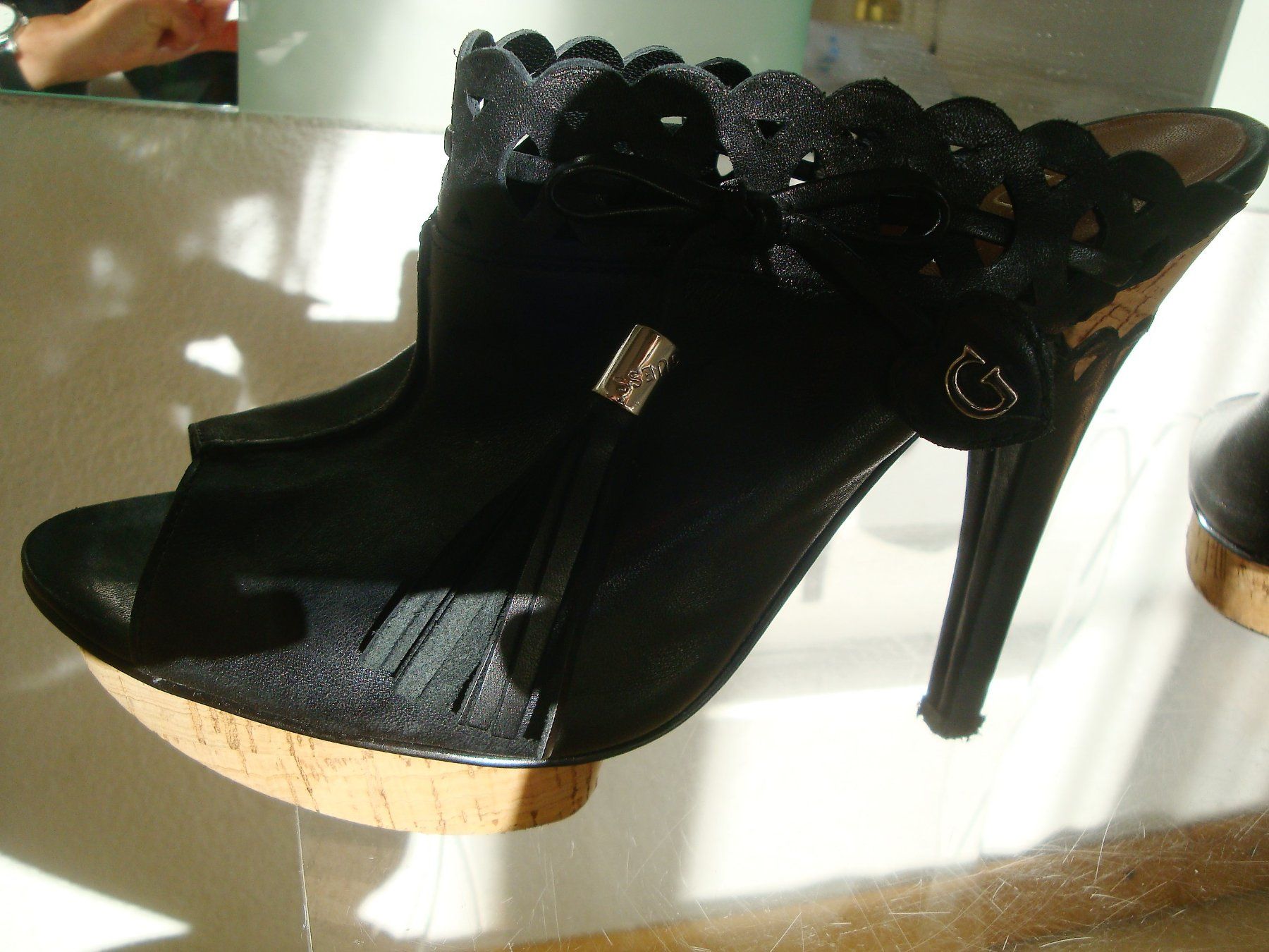 Guess Chaussures femmes: GUESS PLATEAU-SANDALETTEN – D'occasion à Eschenbach SG par Lady020 8