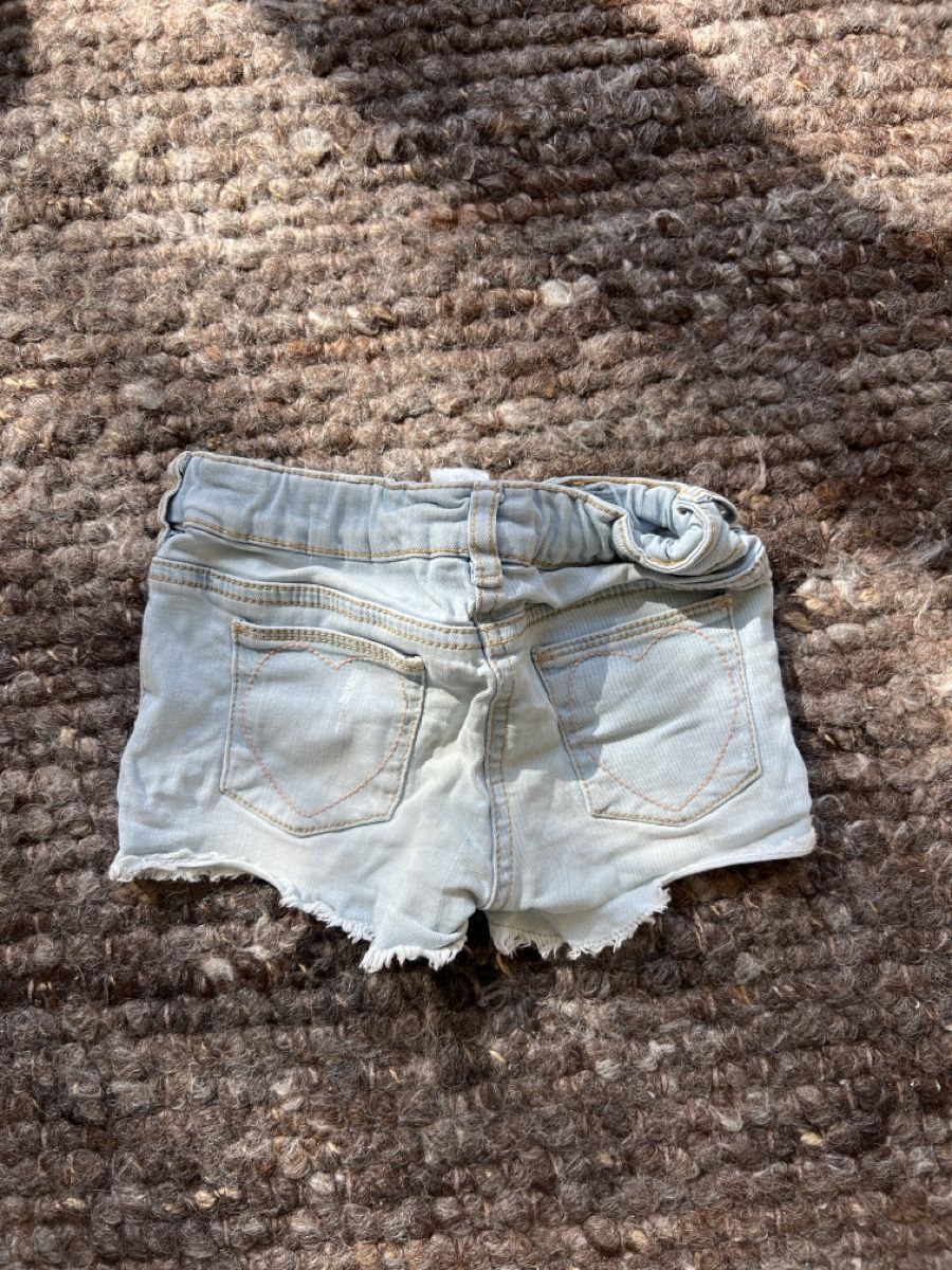 Pantaloni: Kinder Jeans Shorts Gr 104 – Usato da Winterthur venduto da LeonoraCor 1