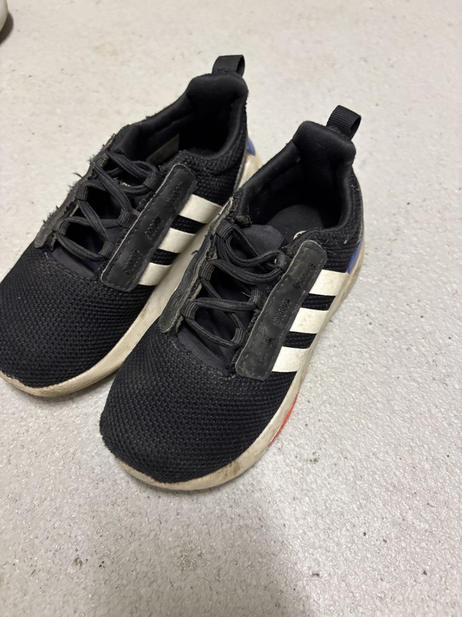 Adidas Scarpe per ragazzi: Adidas Gr 26 – Usato da Baar venduto da Ginasoskin