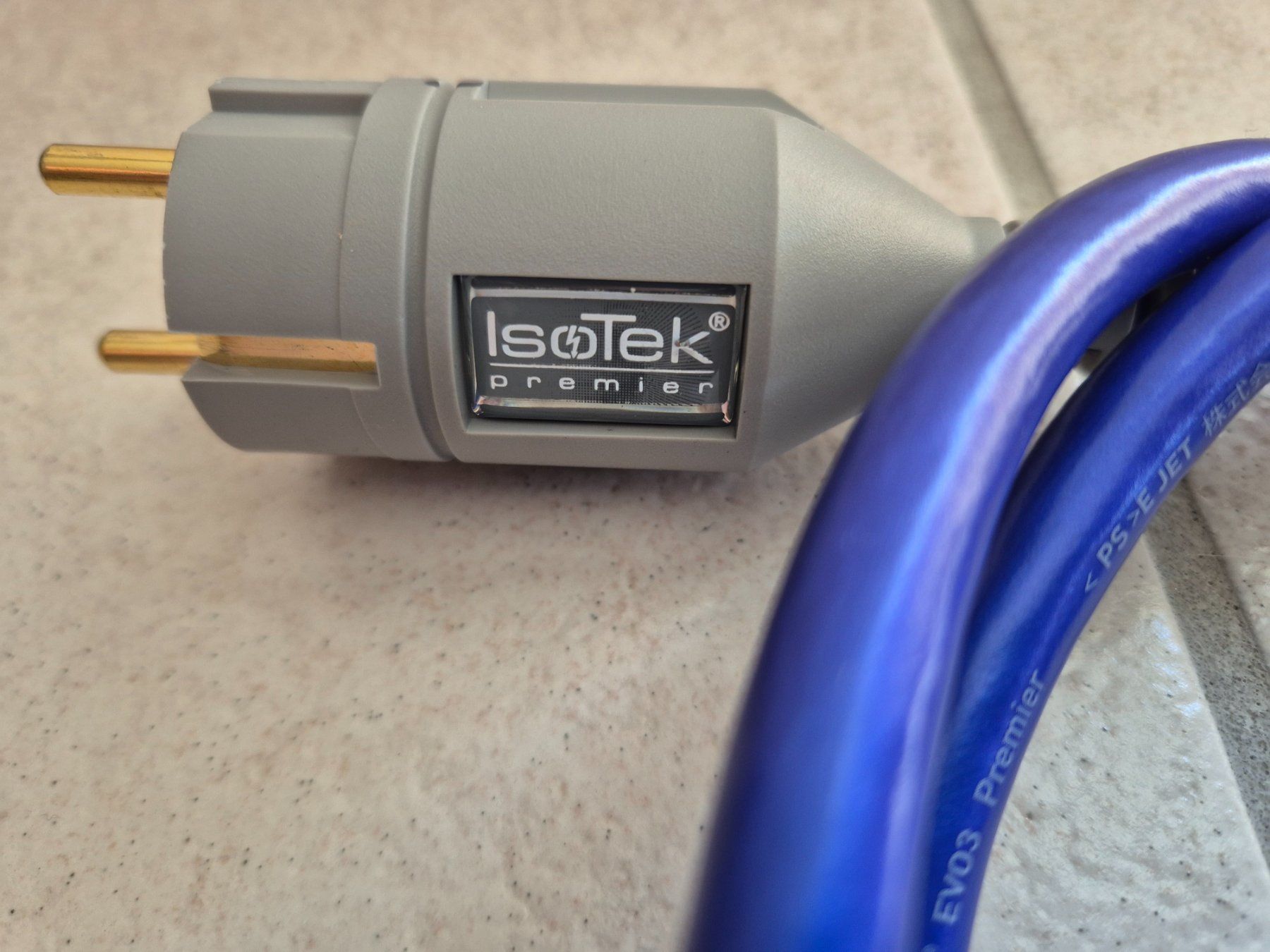 Isotek Cavi: Netzkabel Isotek EVO3 Premier Schuko / C7 Stecker – Usato da Beringen venduto da 2015ursh 4