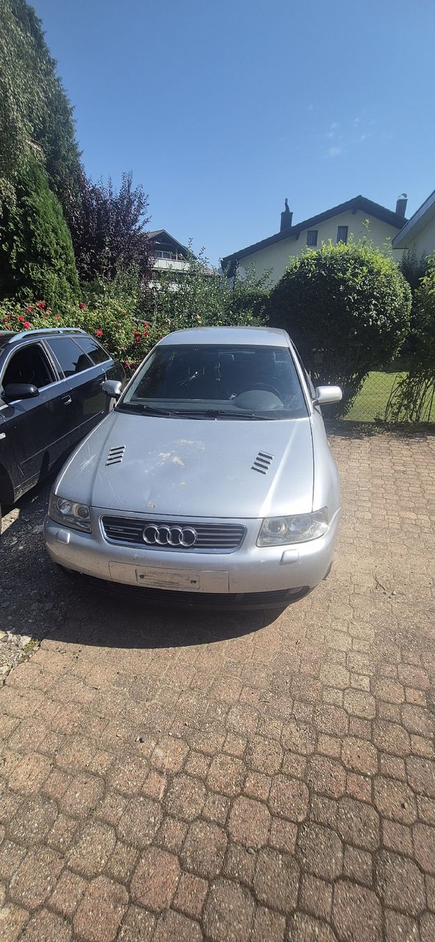 Audi Autos: Audi A4 und A3 – Defekt aus Oberiberg von rta_dmp5 1
