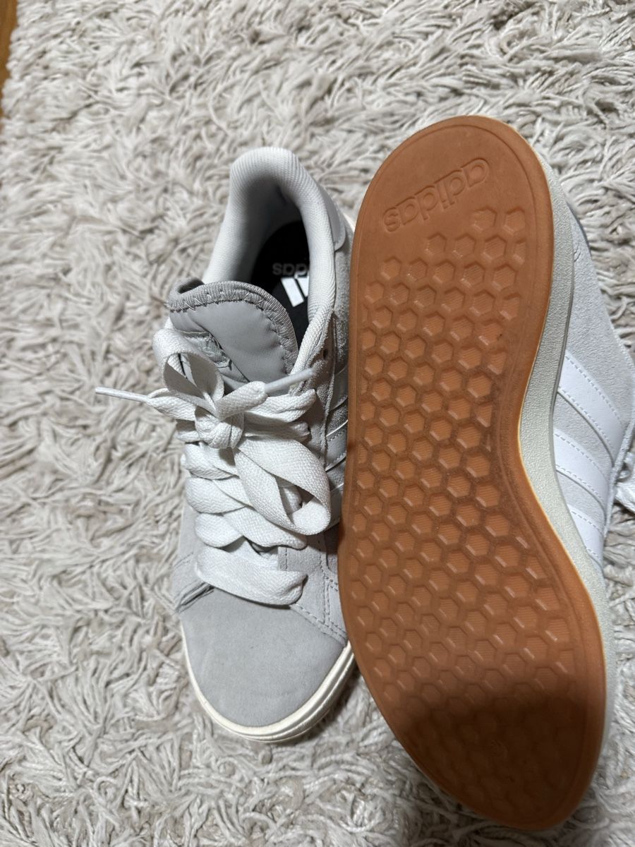 Adidas Chaussures femmes: Sneaker adidas – D'occasion à visp par Kmemo1 2