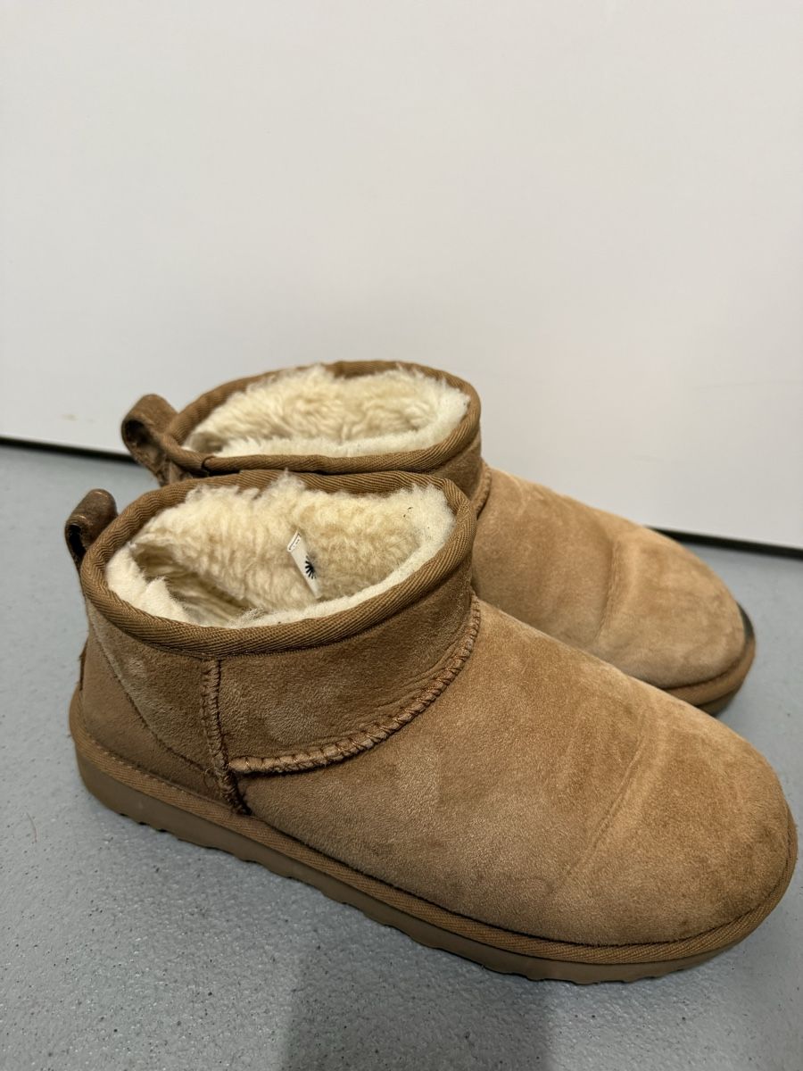 UGG Classic Ultra Mini, Grösse 38 (Gebraucht) in Perlen für CHF 45 ...
