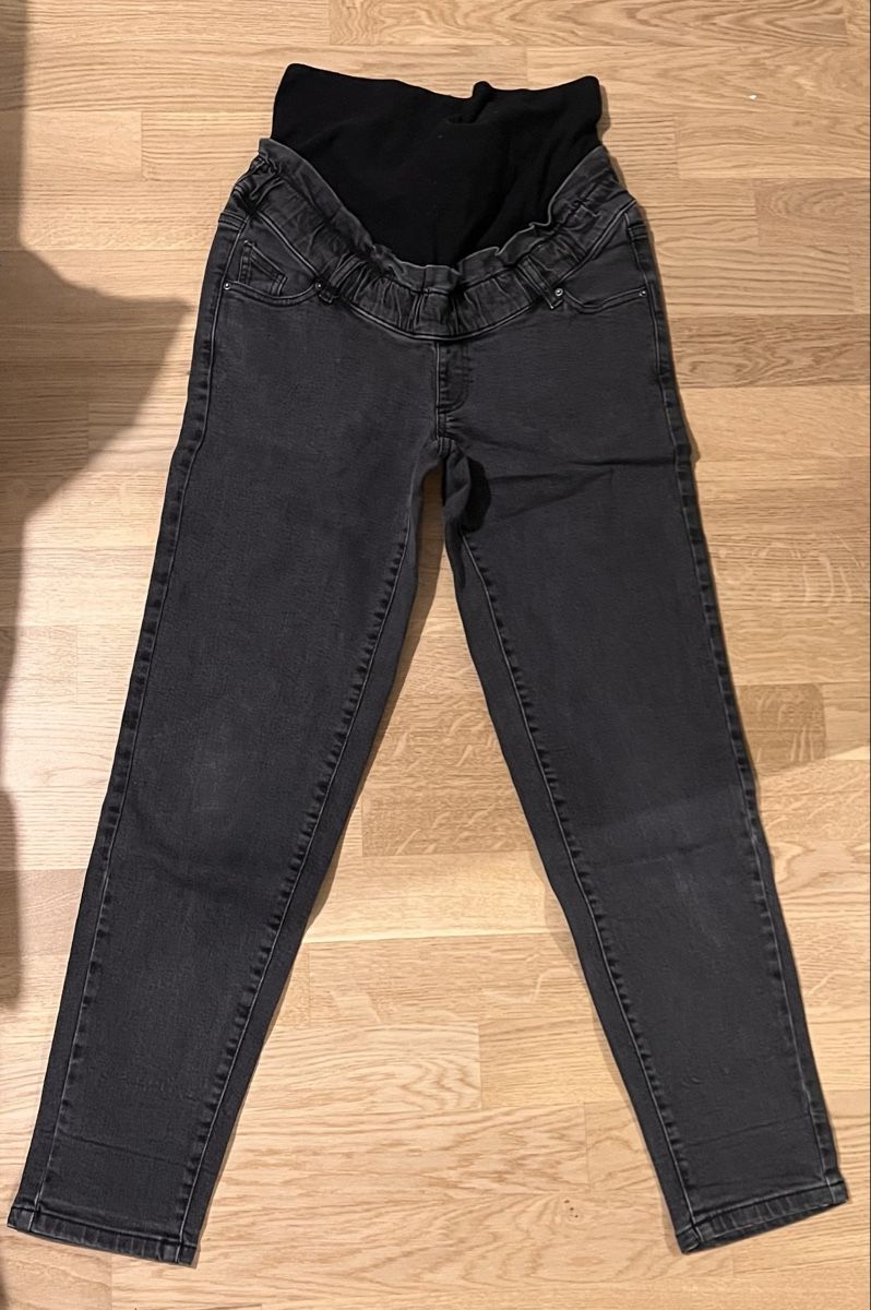 La Redoute Jeans: Jean de grossesse noir – Gebraucht aus Romanel-s-Lausanne von cha_8vqy