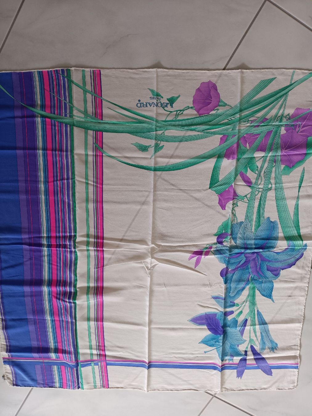 Foulard & Sciarpe: Seidenfoulard von Leonard – Usato da Stansstad venduto da leoni66