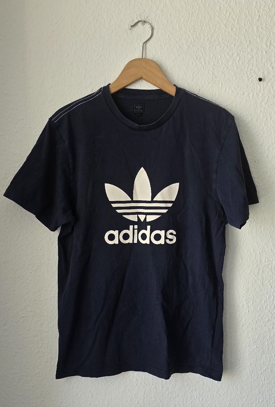 Adidas T-shirt: T-shirt Adidas bleu taille S – Usato da Genève venduto da MariaS2 1