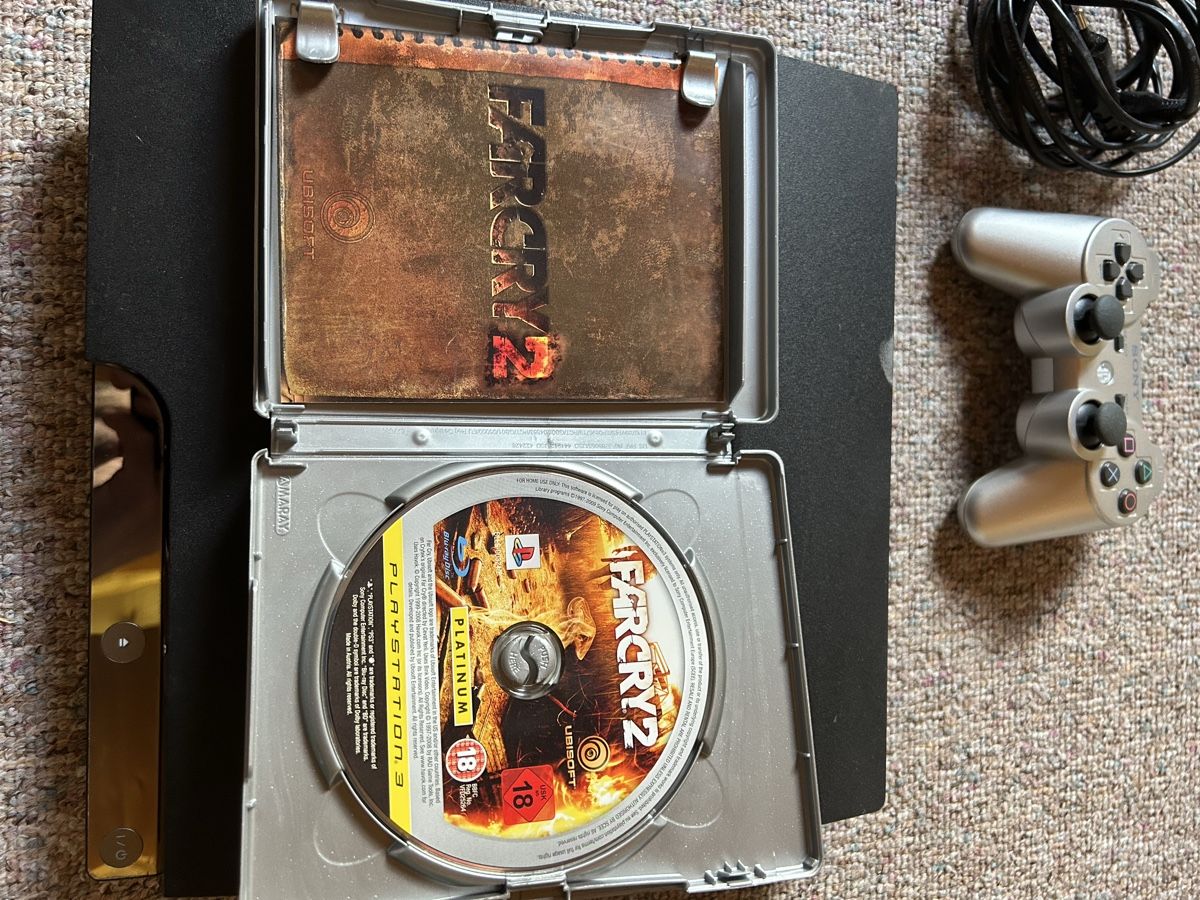 Sony Konsolen: PS3 Console Far Cry 2 & 2 Controllers! – Gebraucht aus Scuol von Beuty-Berg 2