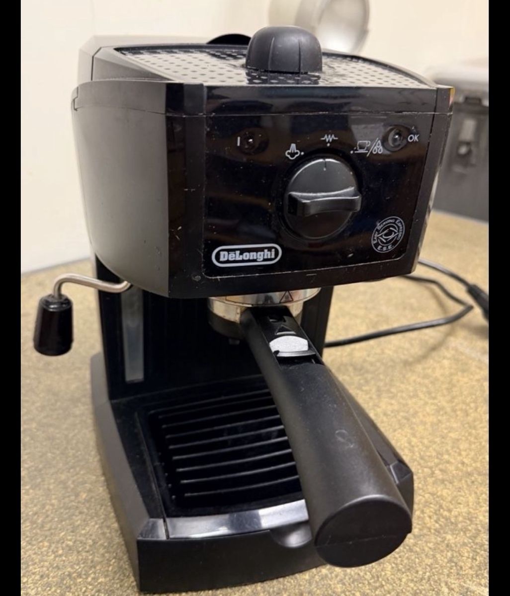 De'Longhi Kaffeemaschinen & Espressomaschinen: Macchina da caffe DeLonghi EC101.B nera usata – Gebraucht aus Jonen von gio_52yc