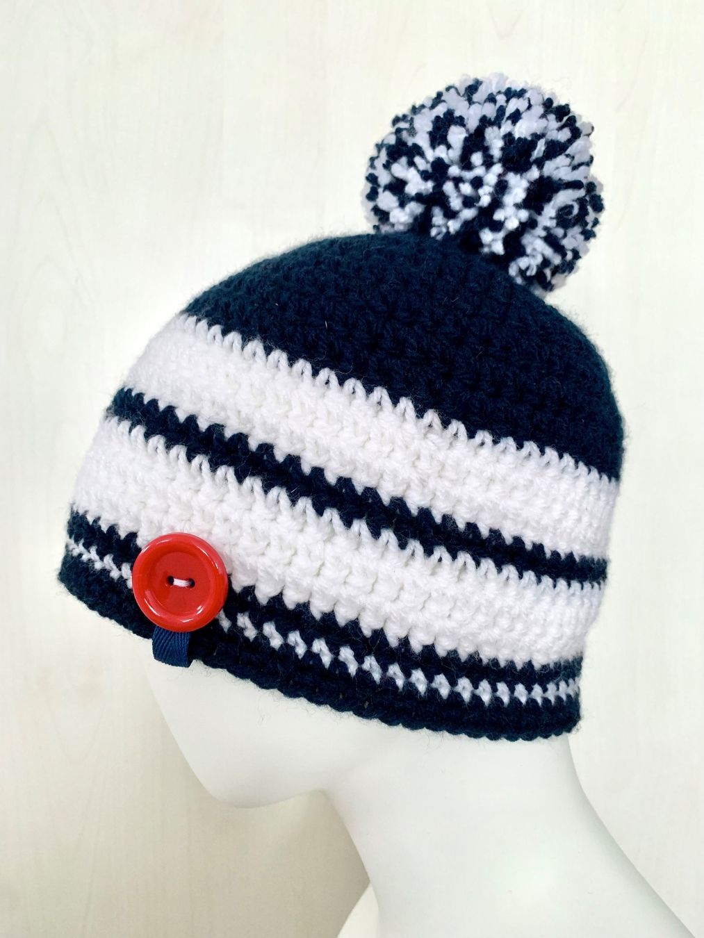 Altro abbigliamento per bambino: Kappe 3 in 1 mit oder ohne Bommel tragbar, Handarbeit – Nuovo e nell'imballaggio originale da Emmenbrücke venduto da swissmade-miracles 1