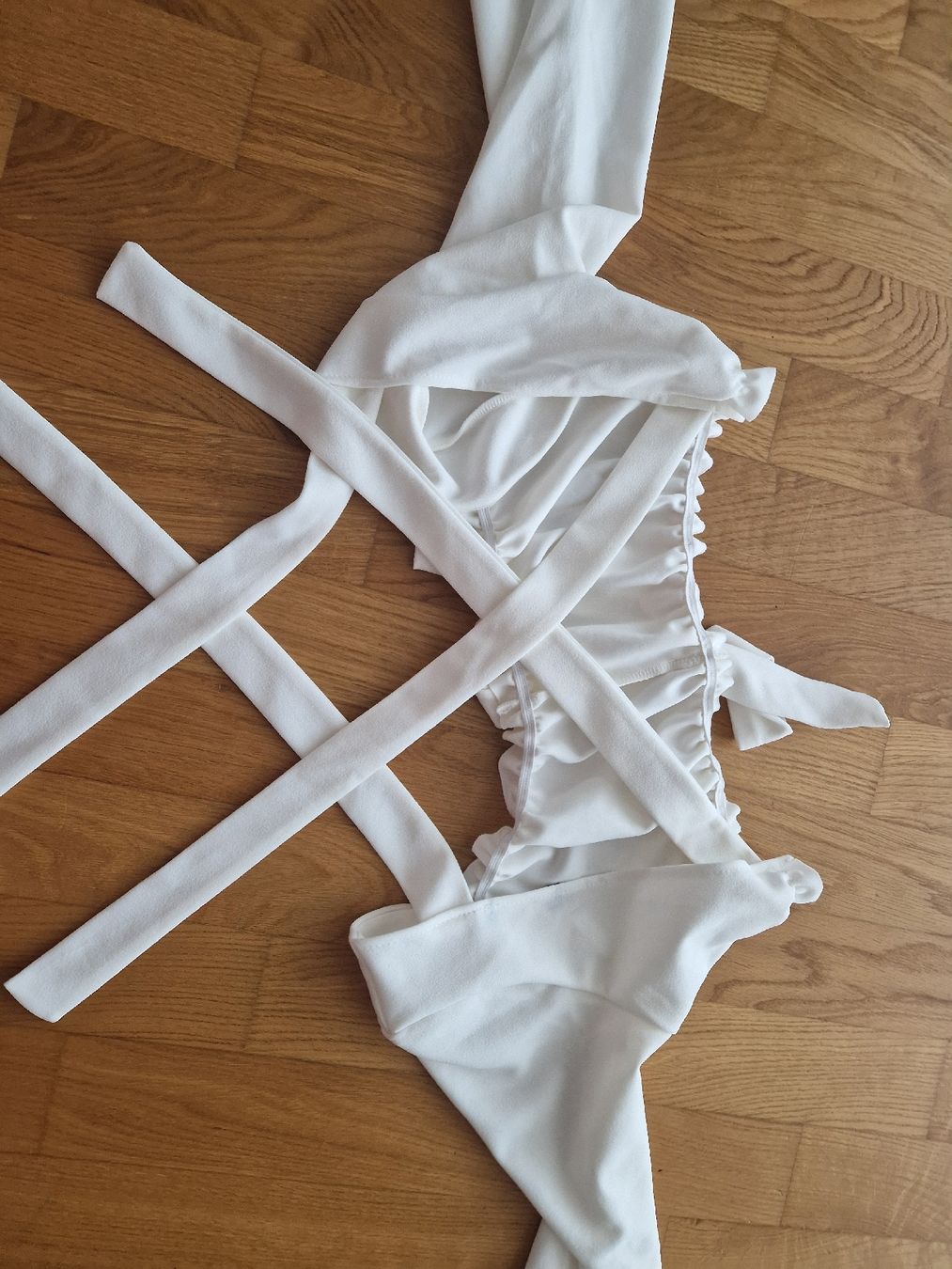 Top: Crop Top mit Schnürung, Missguided, Gr. S – Nuovo (secondo la descrizione) da Fislisbach venduto da mgr_yy8b 2