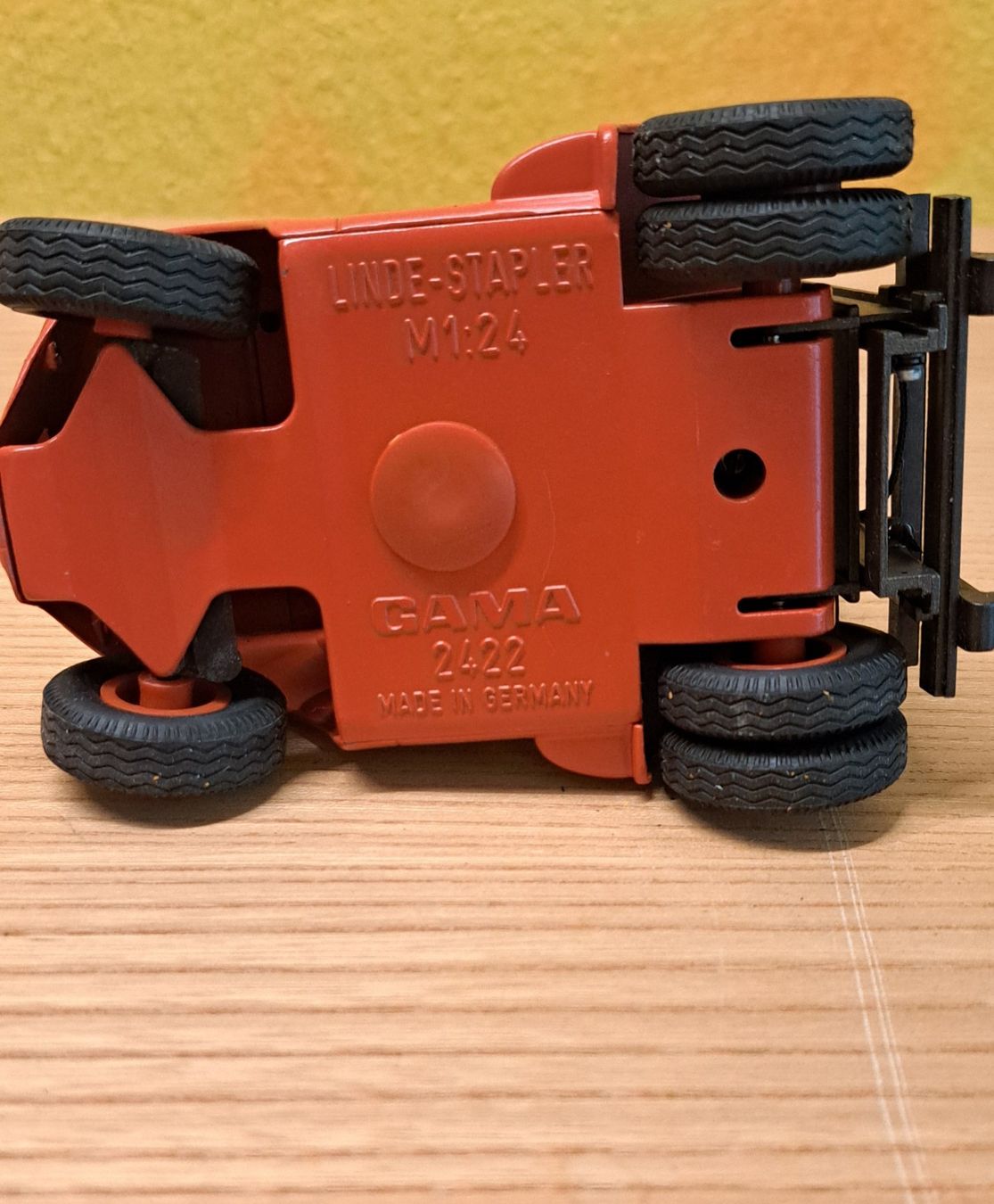 Gama Kit di modellismo & Modellini statici: Linde Stapler (Gabelstapler Modell, Gamma 2422 / 1:24 – Usato da Dietlikon venduto da kosta.katoglou 7