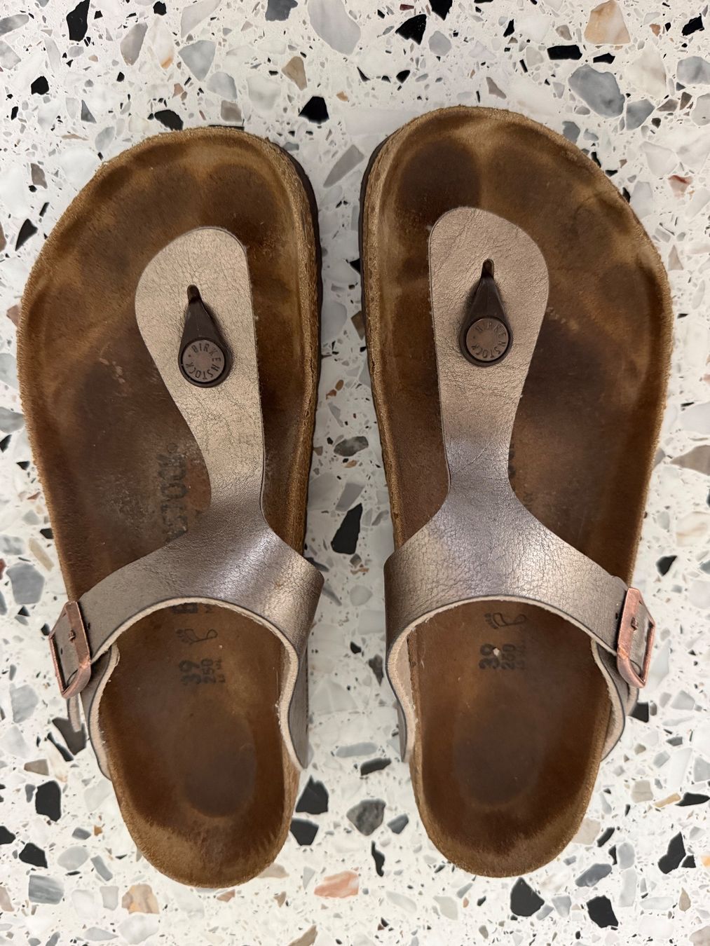Birkenstock Scarpe da donna: Birkenstock Gizeh Gr 39 – Usato da Zürich venduto da bgg