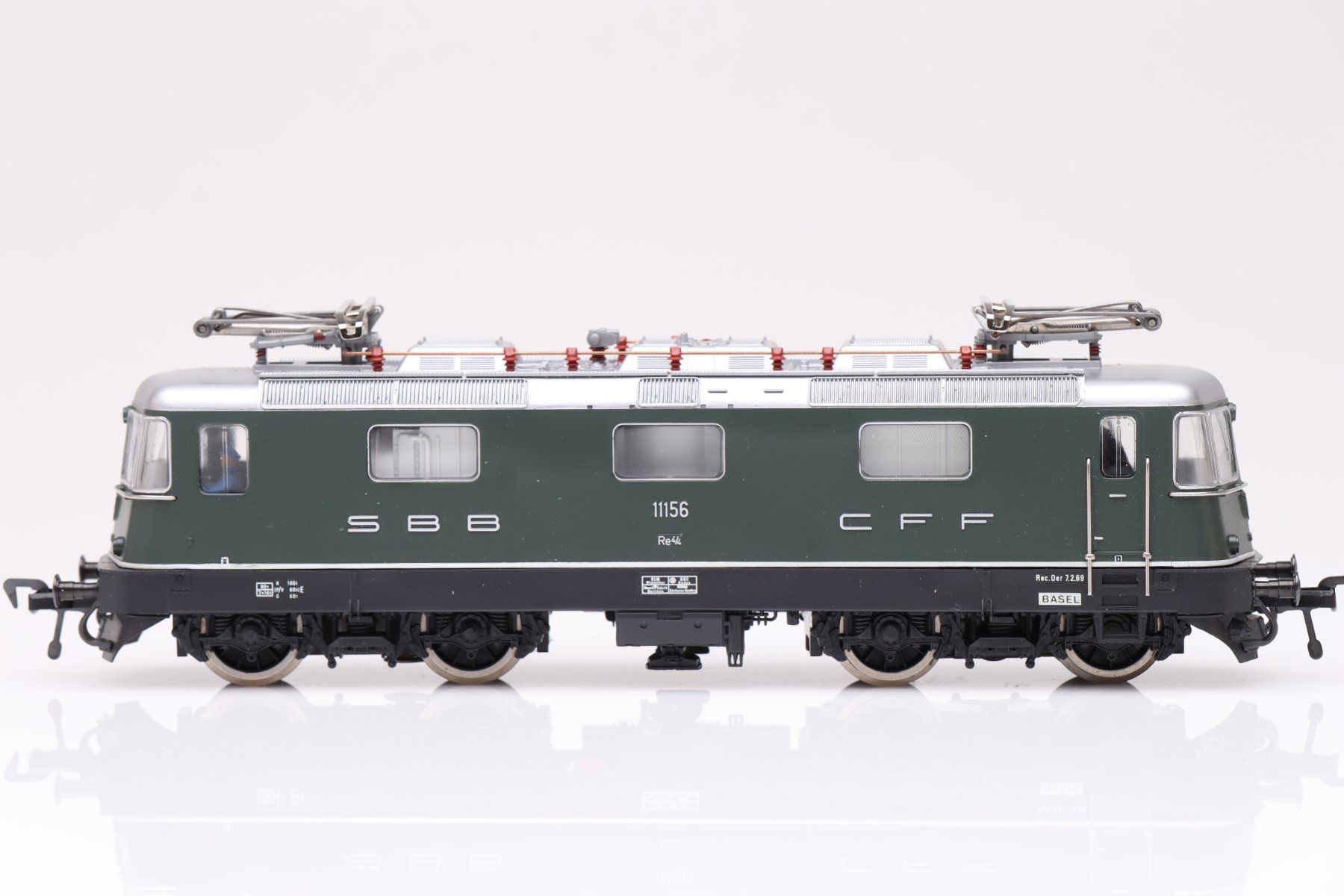 Fleischmann Modellini di ferrovie: Fleischmann 4340 SBB Re 4/4" grün DC, H0 – Usato da Ried (Muotathal) venduto da Modellbahn.swiss 1