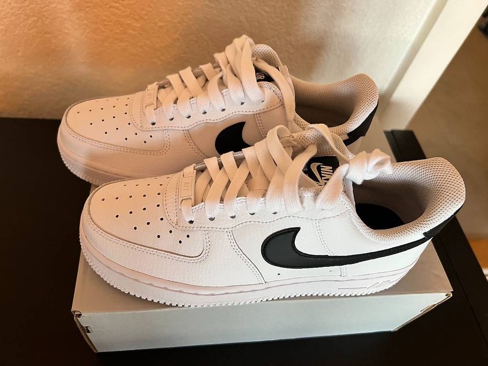 Chaussures neuves jamais portées, taille 38, agréables pour l'été - Chaussures
