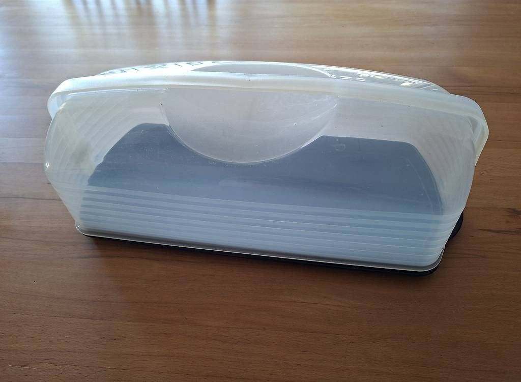 Tupperware Recipients et similaires: Boîte à gâteau Tupperware avec poignée - Kuchebehälter – D'occasion à Le Mont Pelerin par riri230