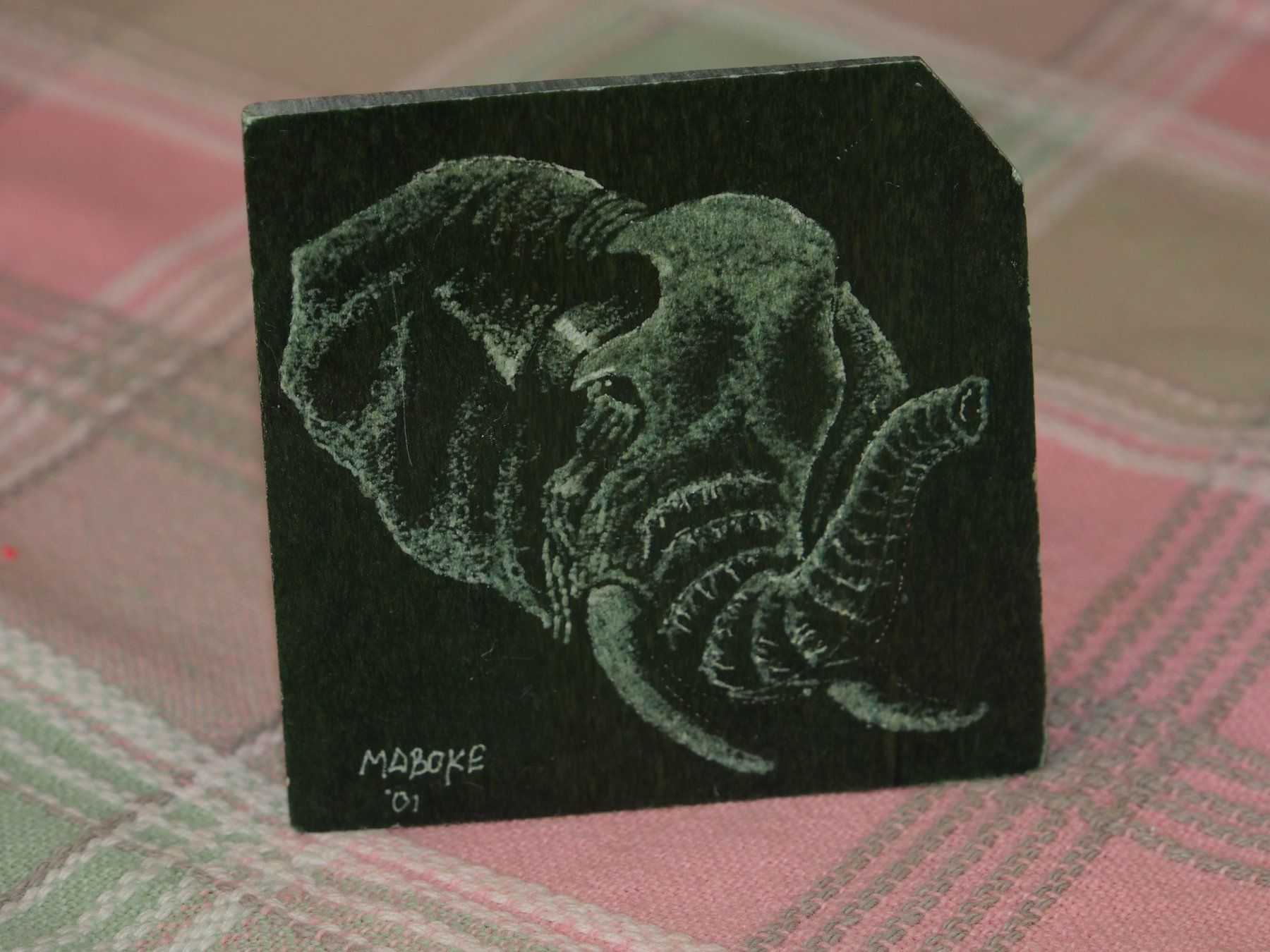 Tutte le decorazioni: éléphant gravé sur pierre verte MABOKE '01 – Usato da Ovronnaz venduto da Etagne68 1