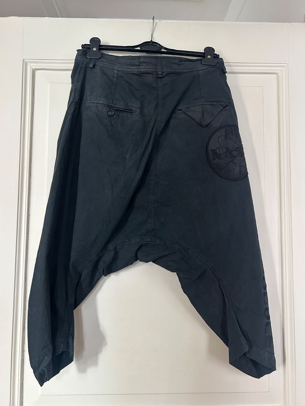 Rundholz Pantaloni: Rundholz x nasa pants – Usato da basel venduto da wastedworld 1