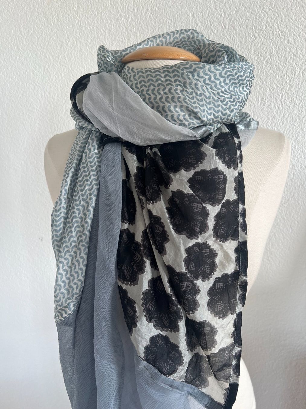 Foulards & écharpes: ahmaddi Seidenschal, Schal – D'occasion à Worb par farben20zauber 2