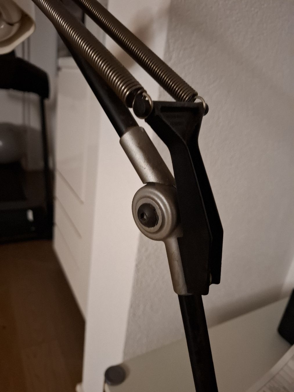 Lampe loupe articulée avec fixation sur table occasion (Gebraucht) in ...