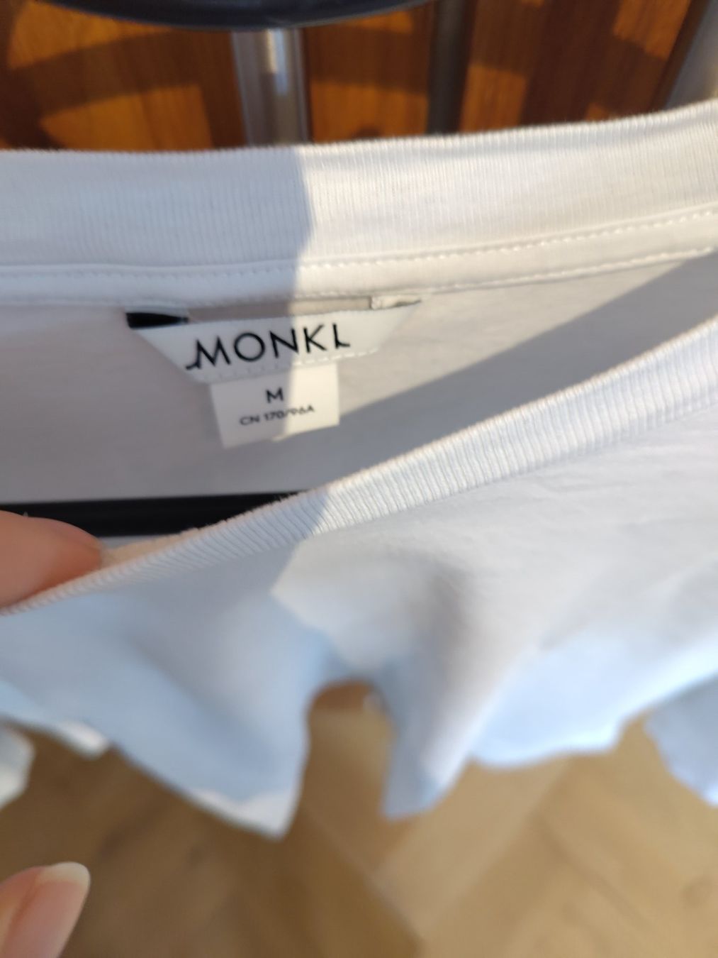 Monki T-shirt: T-Shirt – Usato da Bern venduto da Linii 2