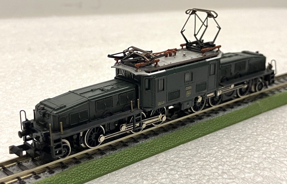 Trix Modelleisenbahnen: minitrix 2926 N= Krokodil SBB 13305 Königin der Alpen - grün – Gebraucht aus Thun von retoolinoo 1