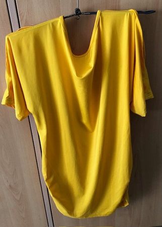 Tunique jaune soleil, idéale pour les cours de gym. M/L