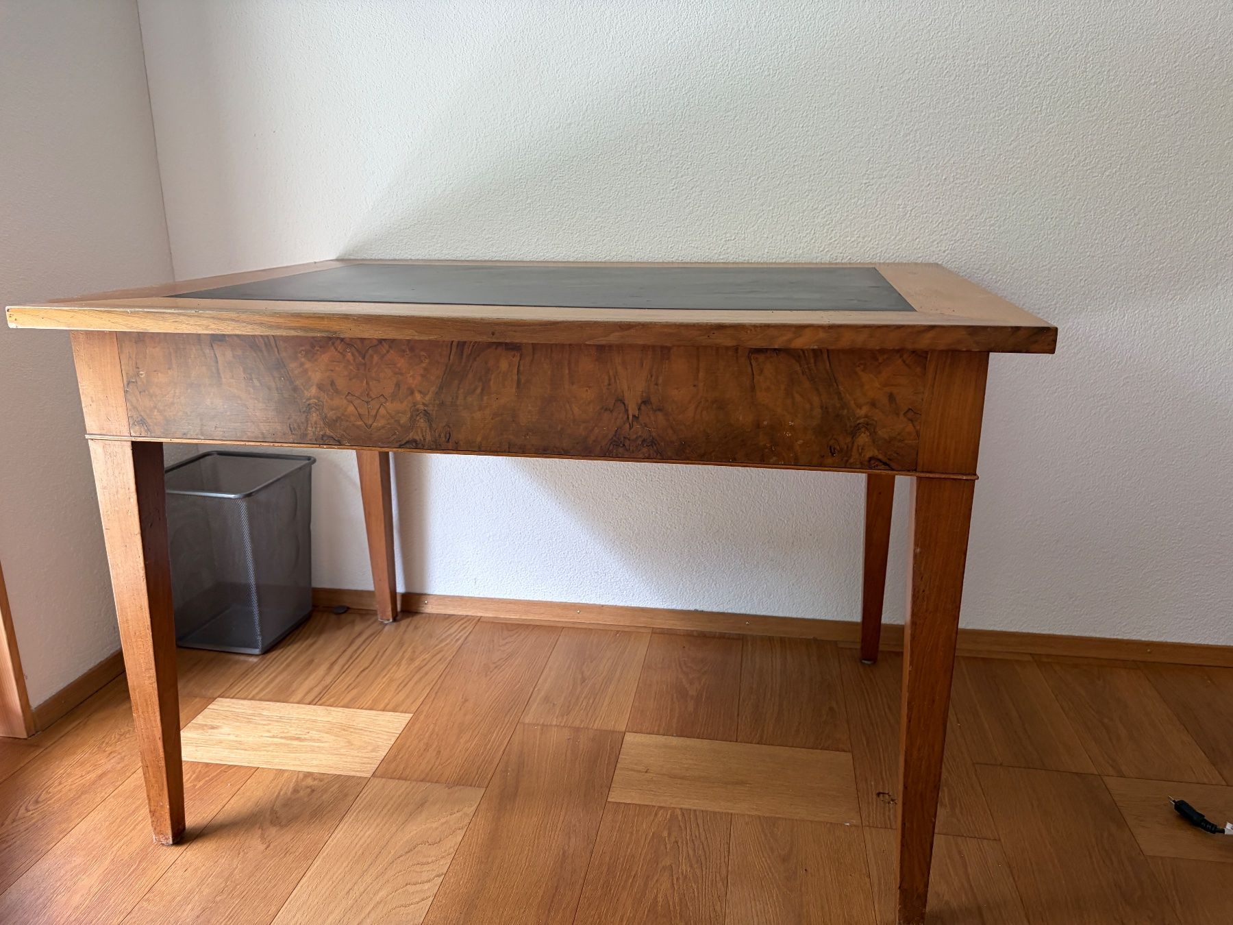 Tavoli: Schiefertisch – Usato da Zürich venduto da Joelnicolaasmin 1