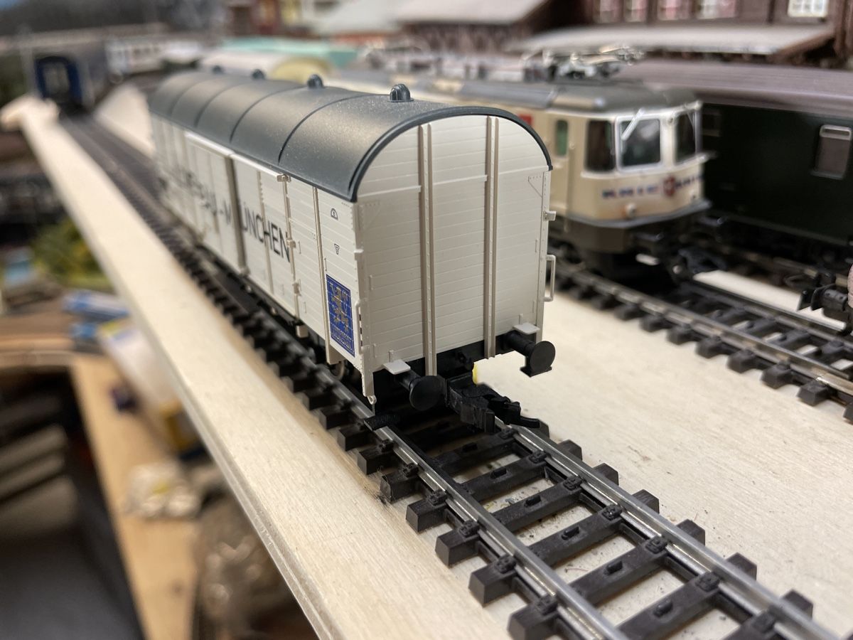 Fleischmann Trains électriques: Fleischmann Güterwagen Löwenbräu-München DR – Neuf avec emballage d'origine à Gossau SG par Krokodil344 3
