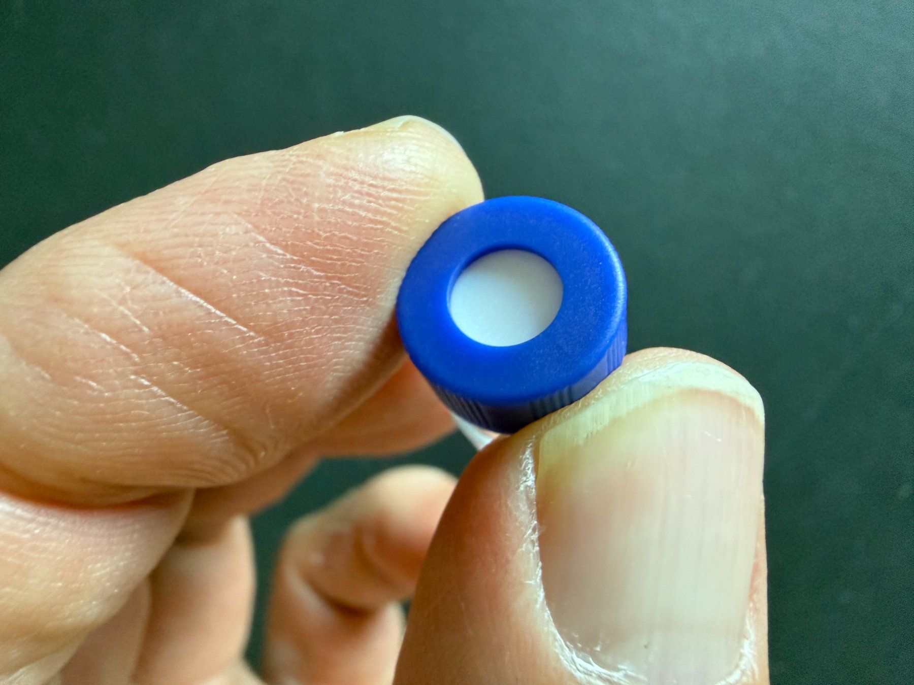 Contenitori & Simili: 25 Stück Packung Autosampler Fläschen 2 ml mit Schraubdeckel – Nuovo e nell'imballaggio originale da Lützelflüh-Goldb venduto da Elementis 2