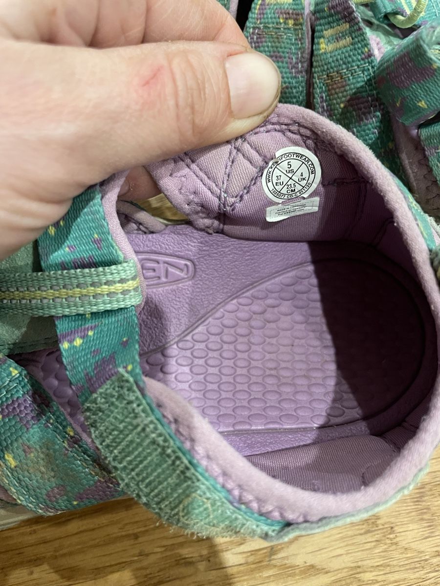 Keen Chaussures filles: keen sandalen gr. 37 – D'occasion à Recherswil par grafics 2
