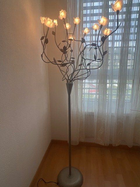 Lampen: Stehlampe (kein LED) – Gebraucht aus Muhen von Evasio