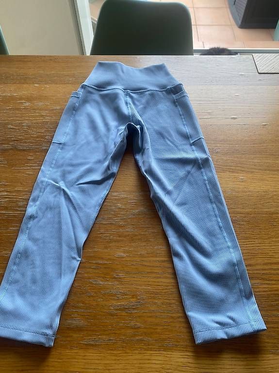 Leggings: Legging marque born primitive, taille M – Gebraucht aus Gollion von Nanouche88 1