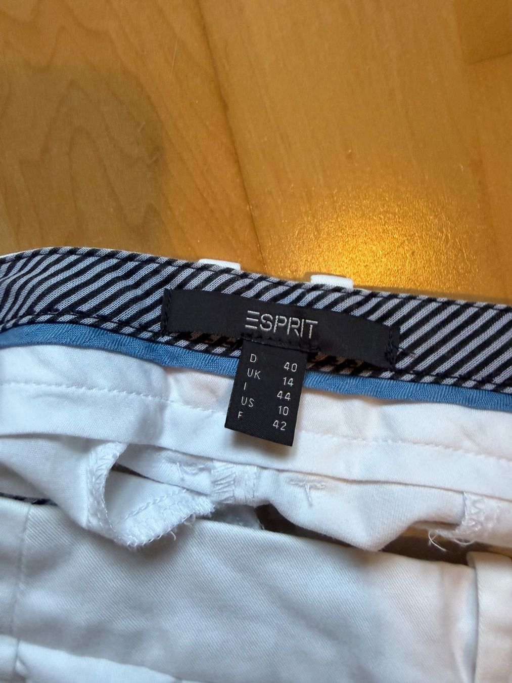 Esprit Pantaloni: Weisse ESPRIT Baumwollhose Gr 40 – Usato da Salenstein venduto da animay 3