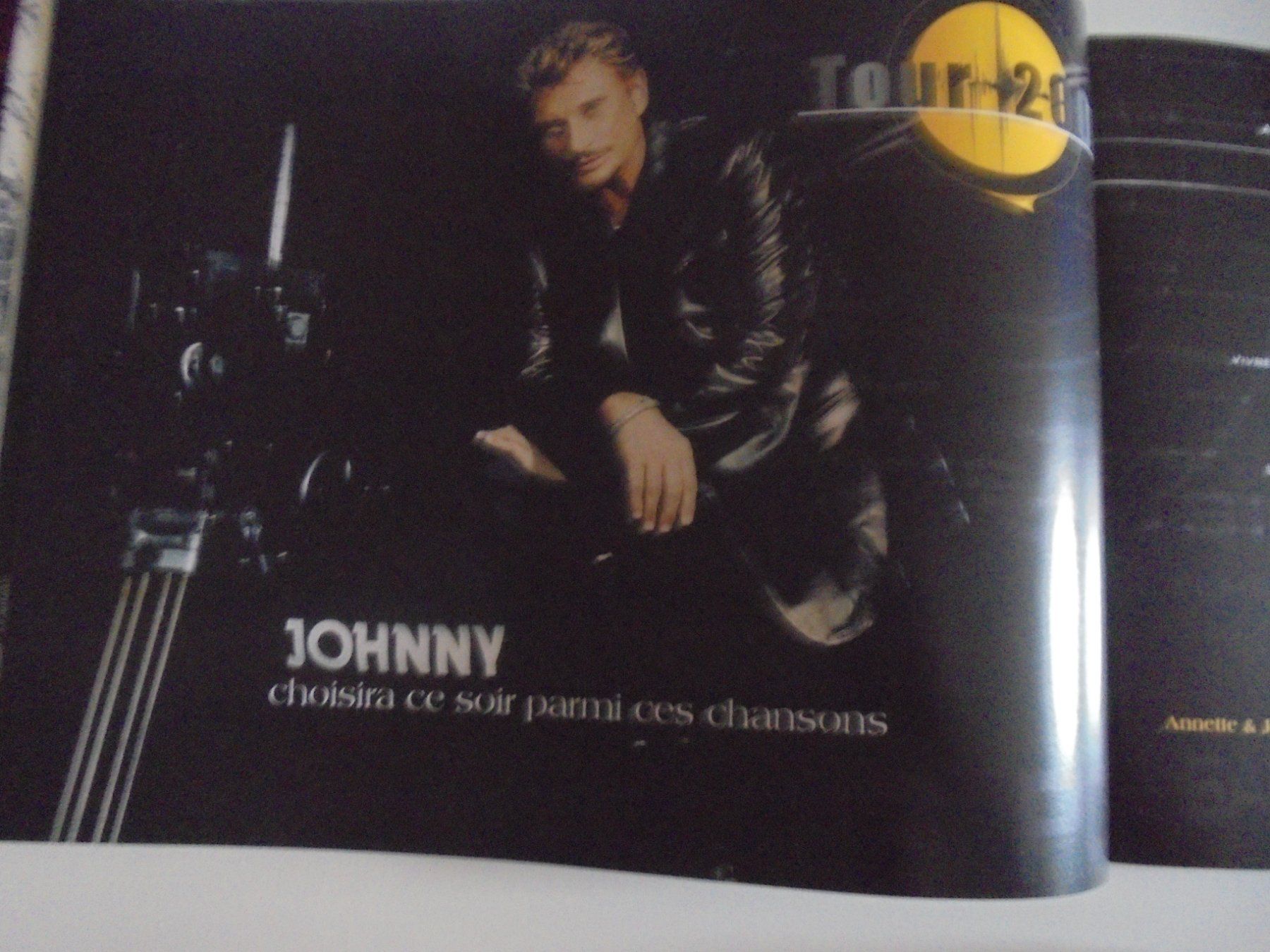 Riviste & Magazine: Programme 100% Johnny Hallyday tour 2000 – Usato da Eclépens venduto da Consuelo 3